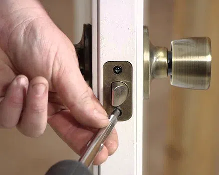 Neighborhood Locksmith Store Corona, CA 951-297-9980 - expert-locksmith